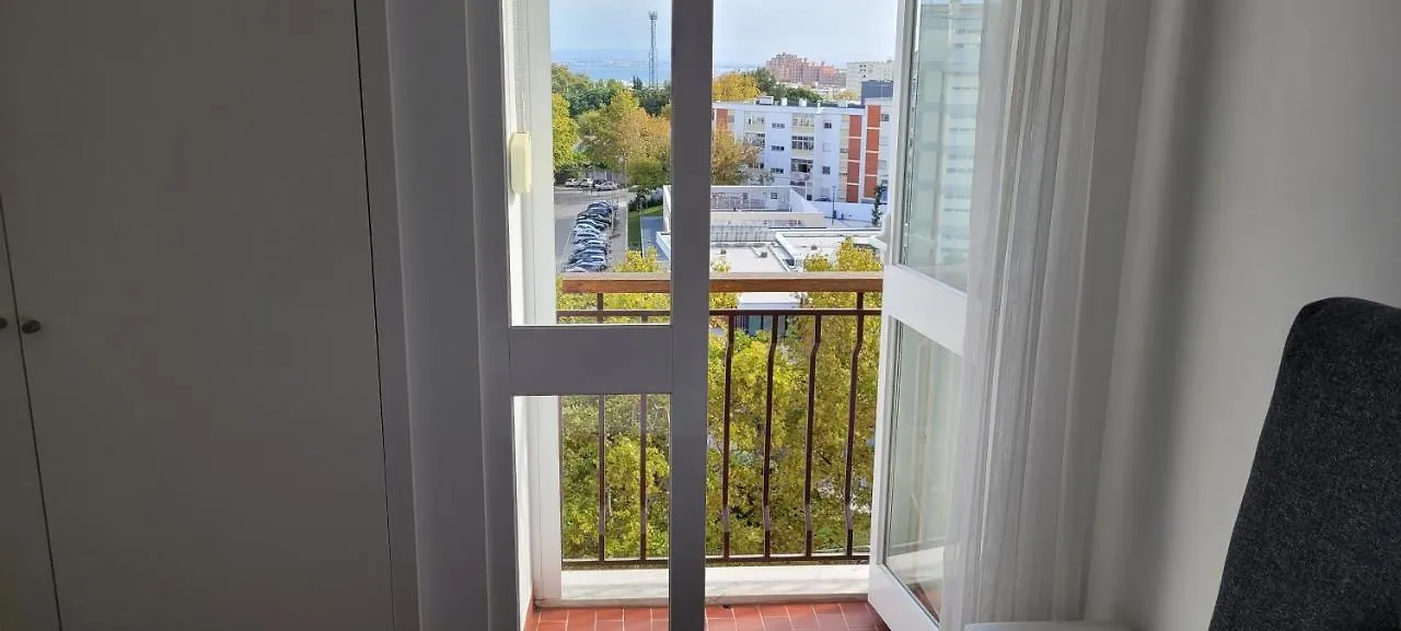 Privat bolig Simple Comfy Room Near Metro & Airport Lisboa Portugal